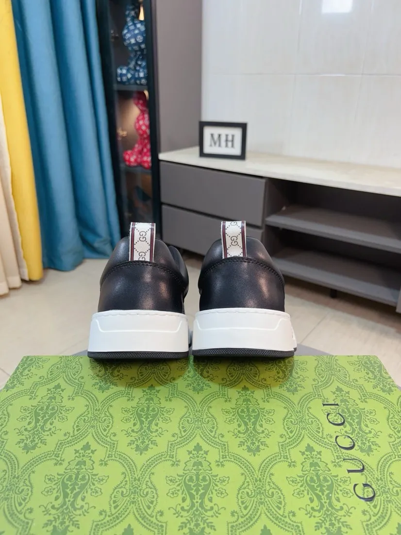 Men's shoes 💰420🌹🌹[GUCCI] Gucci's new lace-up casual men's shoes are on the market first, and the materials and workmanship are superior to all versions on the market. The highest quality shipped first-layer cowhide with imported original perforated materials➕genuine leather lining, privately molded soft outsole, high foot comfort, imported special materials highlight the brand's unique charm, high-end customization 38-44